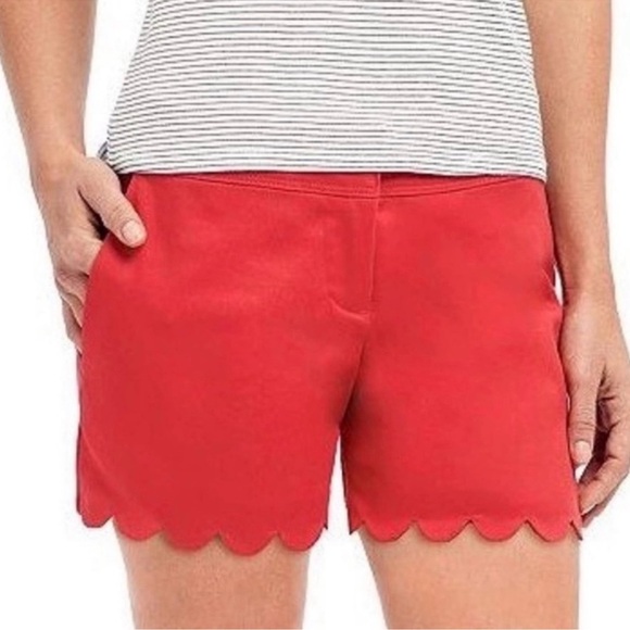The Limited Scalloped Tailored Shorts: Scarlet Red - Size: 6 - Picture 1 of 9